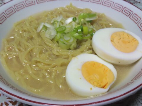 ピーナッツバター入り味噌ラーメンスープ